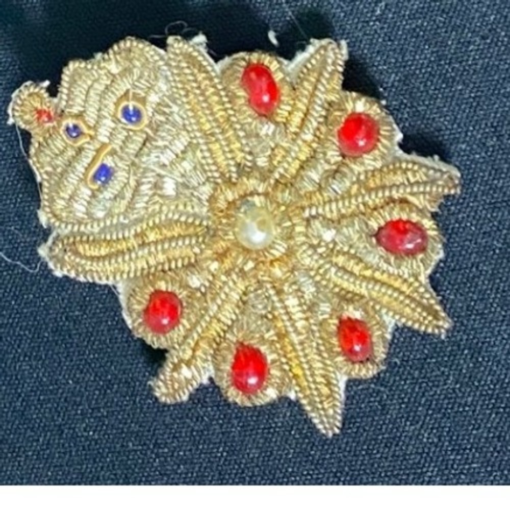 Gold tone Embroidered Starburst Brooch Red Jewel Blue Jewel‎ Center Pearl Accent
